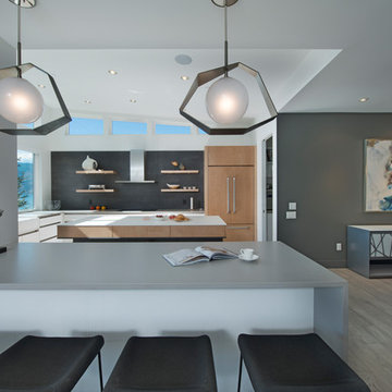 Graduated windows allow even more light into this contemporary kitchen.