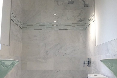 Mid-sized trendy bathroom photo in Miami