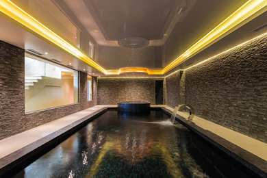 This is an example of a contemporary pool in Hertfordshire.