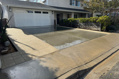 Example of a 1960s home design design in Orange County