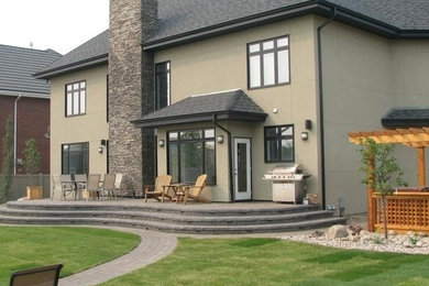Photo of a traditional landscaping in Calgary.