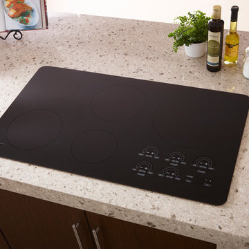 Wolf 36" Induction Cooktop, Black Unframed | CT36IU