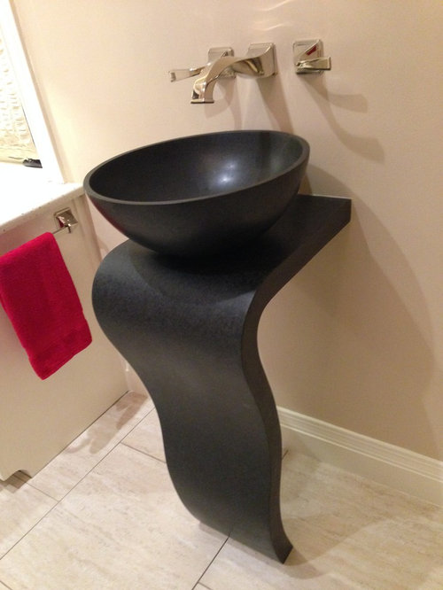 What type of mirror over pedestal sink