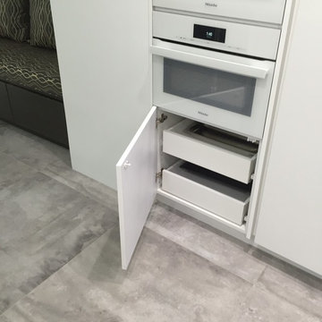 high gloss acrylic/textured laminate kitchen