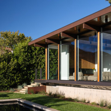 Malibu Glass Box House by Klopf Architecture