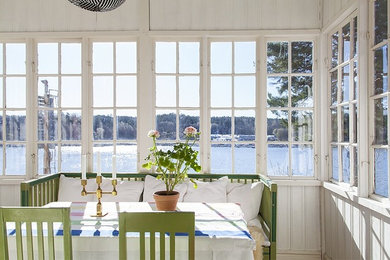 Inspiration for a traditional sunroom in Stockholm.