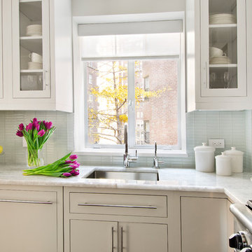 Modern Traditional Petite Chefs Kichen