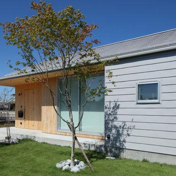 加茂の家－平屋の住まい－切妻屋根と大きな庇