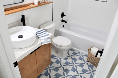 Inspiration for a coastal home design remodel in Los Angeles