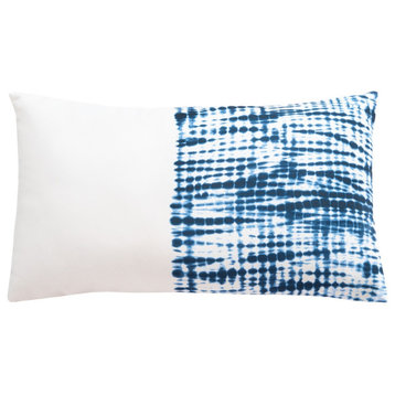 Safavieh Arielle Indoor/Outdoor Pillow Blue/White 20" X 12"