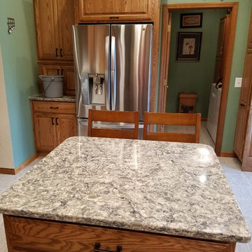 KraftMaid Oak Toffee