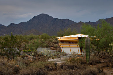 Modern exterior home idea in Phoenix