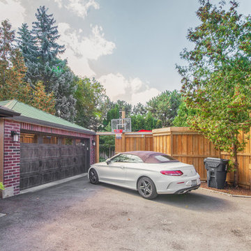 Beautiful Tall Wooden Fence Backyard - Greater Toronto Area
