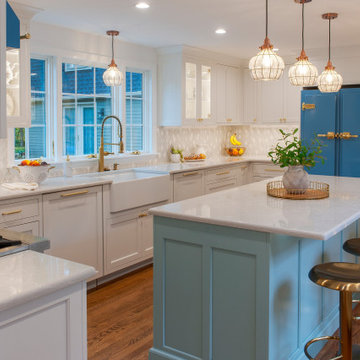 Striking Kitchen in Blue and White