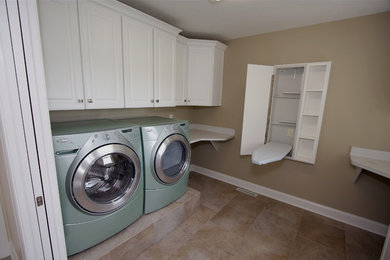 Example of a laundry room design in New York