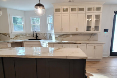 Kitchen - kitchen idea in Atlanta