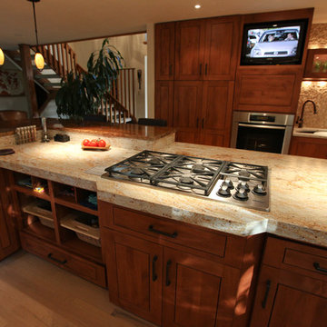 Warm & Natural Kitchen