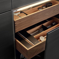 Twelve Kitchen by Poliform - Kitchen And Dining Furniture