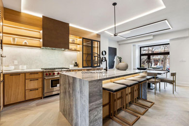 Example of a minimalist kitchen design in Toronto