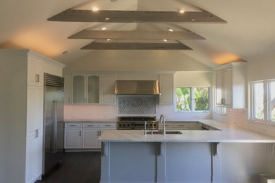 Example of a kitchen design in Santa Barbara