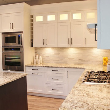 Kitchen in Alaskan White