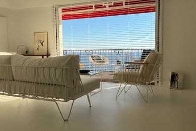 Cette image montre un salon marin.