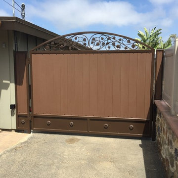Automated Entrance Gate in Solana Beach