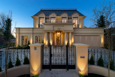 Inspiration for a traditional exterior in Melbourne.