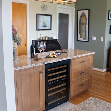 Quarter Sawn Oak Kitchen with Matching Bar Area
