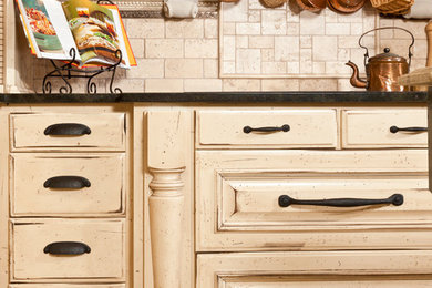 Cottage chic kitchen photo in Austin
