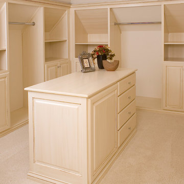 Custom Walk-In Closets