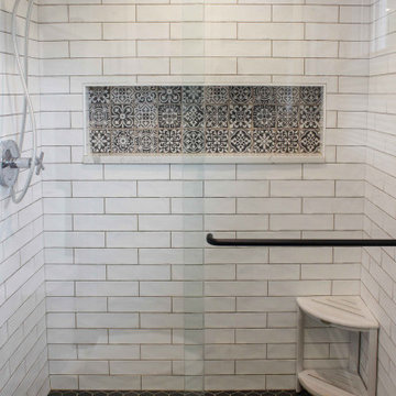 Black & White Buffalo Grove Bath