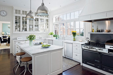 Trendy kitchen photo in New York