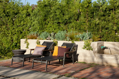 Inspiration for a transitional patio remodel in Los Angeles