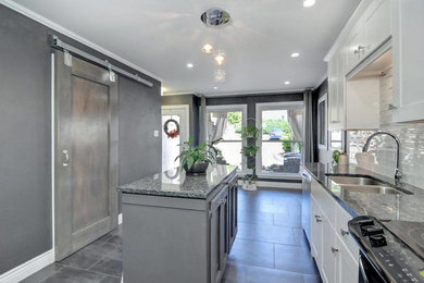 Inspiration for a modern kitchen remodel in Dallas