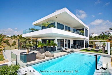Pool - modern pool idea in Other