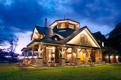 Inspiration for a craftsman home design remodel in Boston