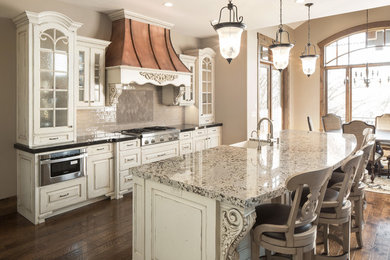 Kitchen - traditional kitchen idea in Salt Lake City
