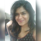 Ayushi Doshis foto