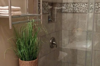 Inspiration for a modern home design remodel in Huntington
