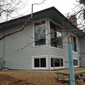 Deerfield, IL Ranch in Light Mist Siding
