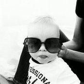 Mia Lewin's photo