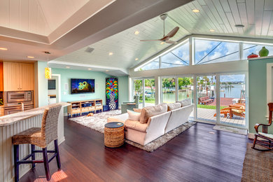 Trendy family room photo in Tampa