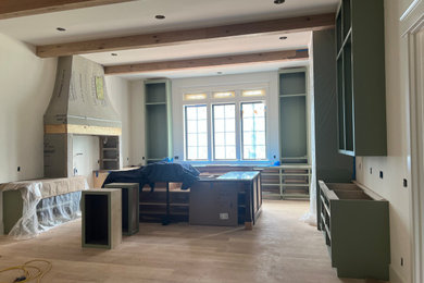 Example of a transitional kitchen design in Nashville