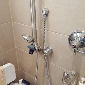 ADA Grab Bar, Seat & Thermostatic Water Temp Controller