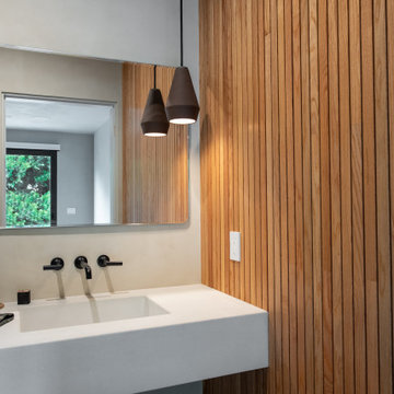 White Salmon Bluff Home