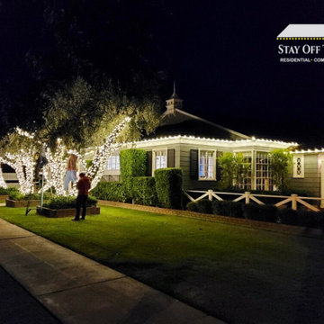Christmas Light Installation by Stay Off The Roof!