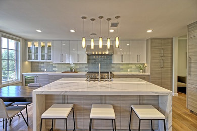 Photo of a modern kitchen in Los Angeles.
