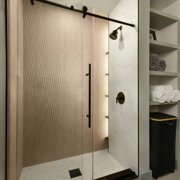 Balcones Woods | Contemporary Bathroom