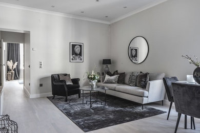 Design ideas for a transitional living room in Gothenburg.